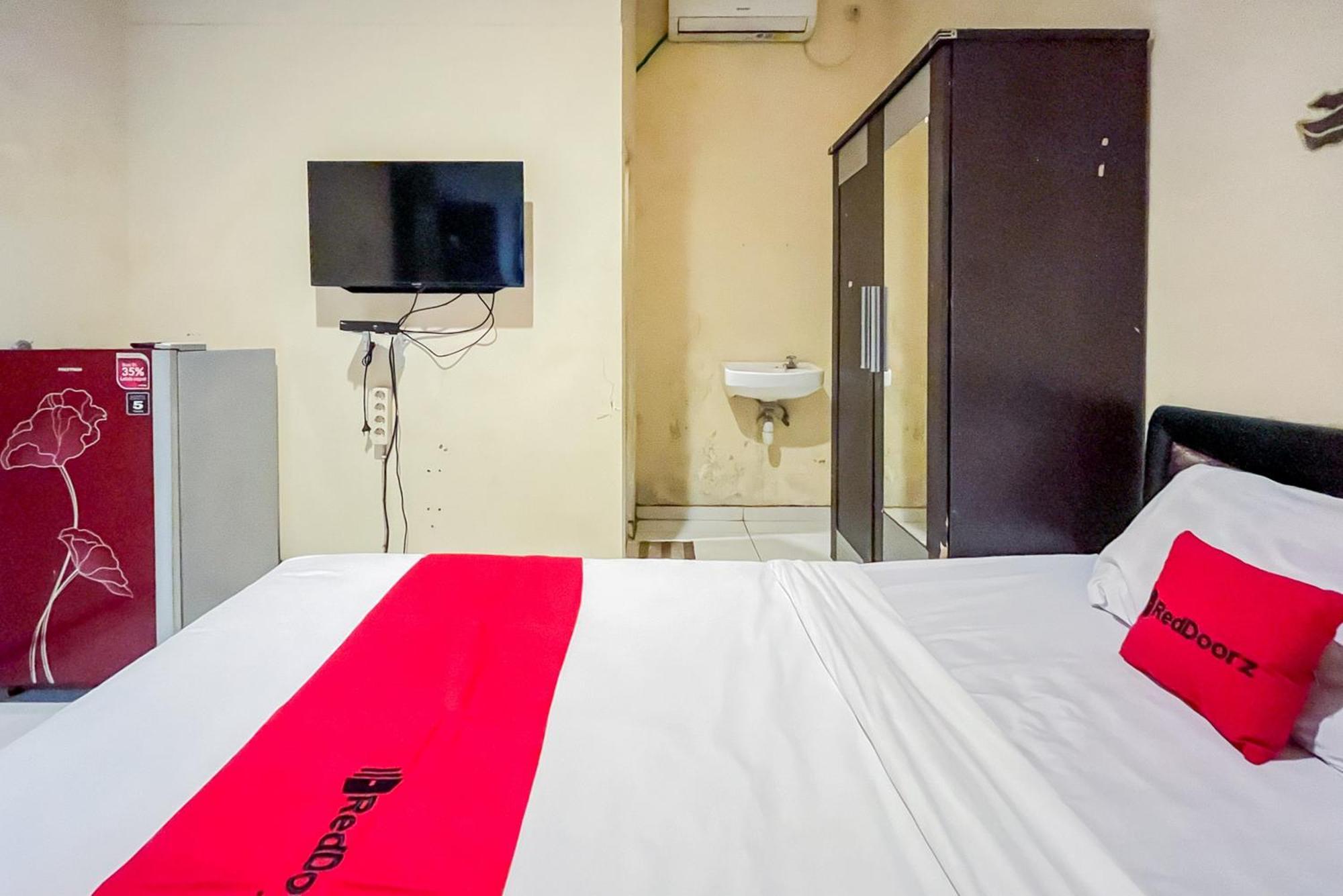 Reddoorz At Graha 99 Simomulyo Otel Surabaya Dış mekan fotoğraf