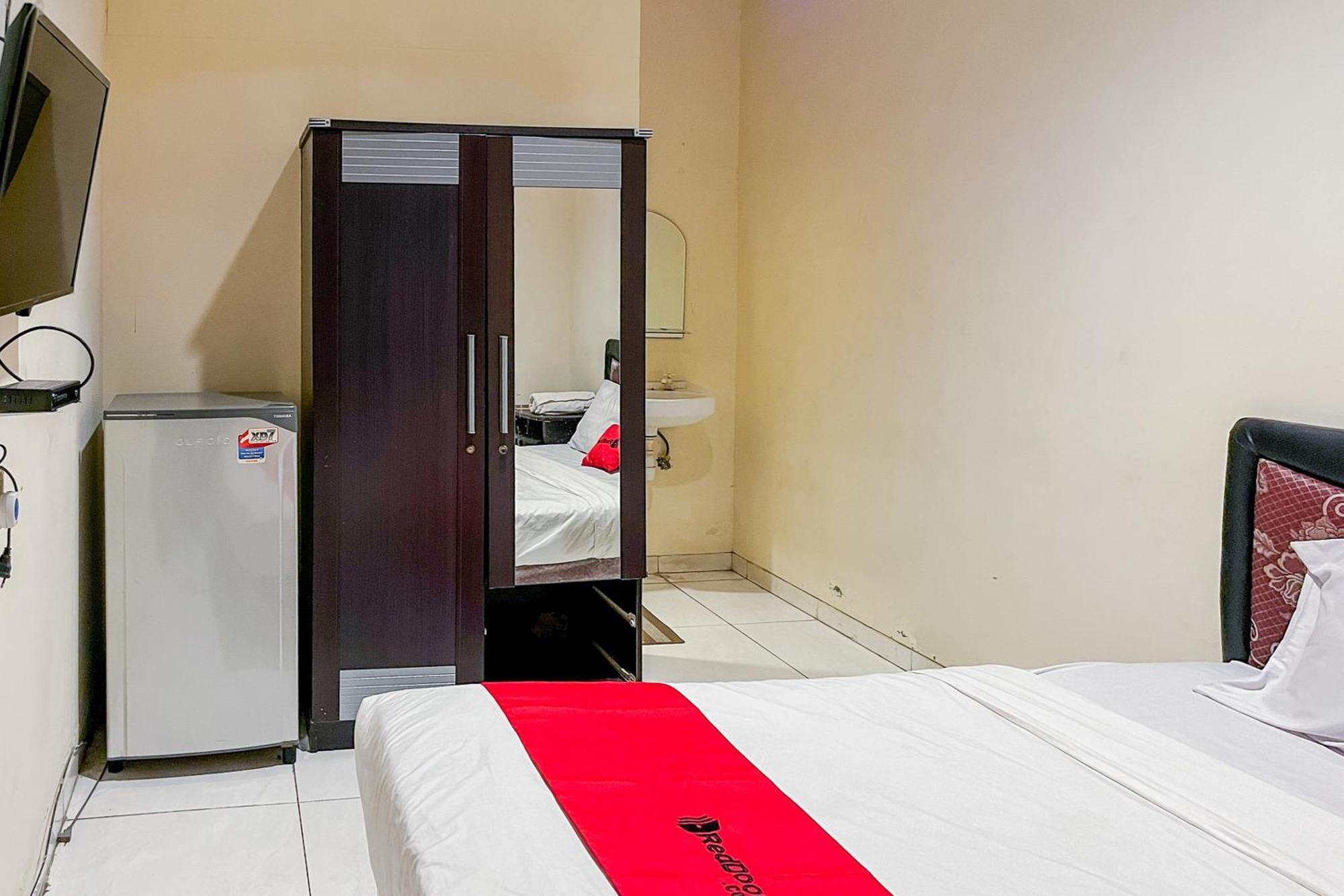 Reddoorz At Graha 99 Simomulyo Otel Surabaya Dış mekan fotoğraf