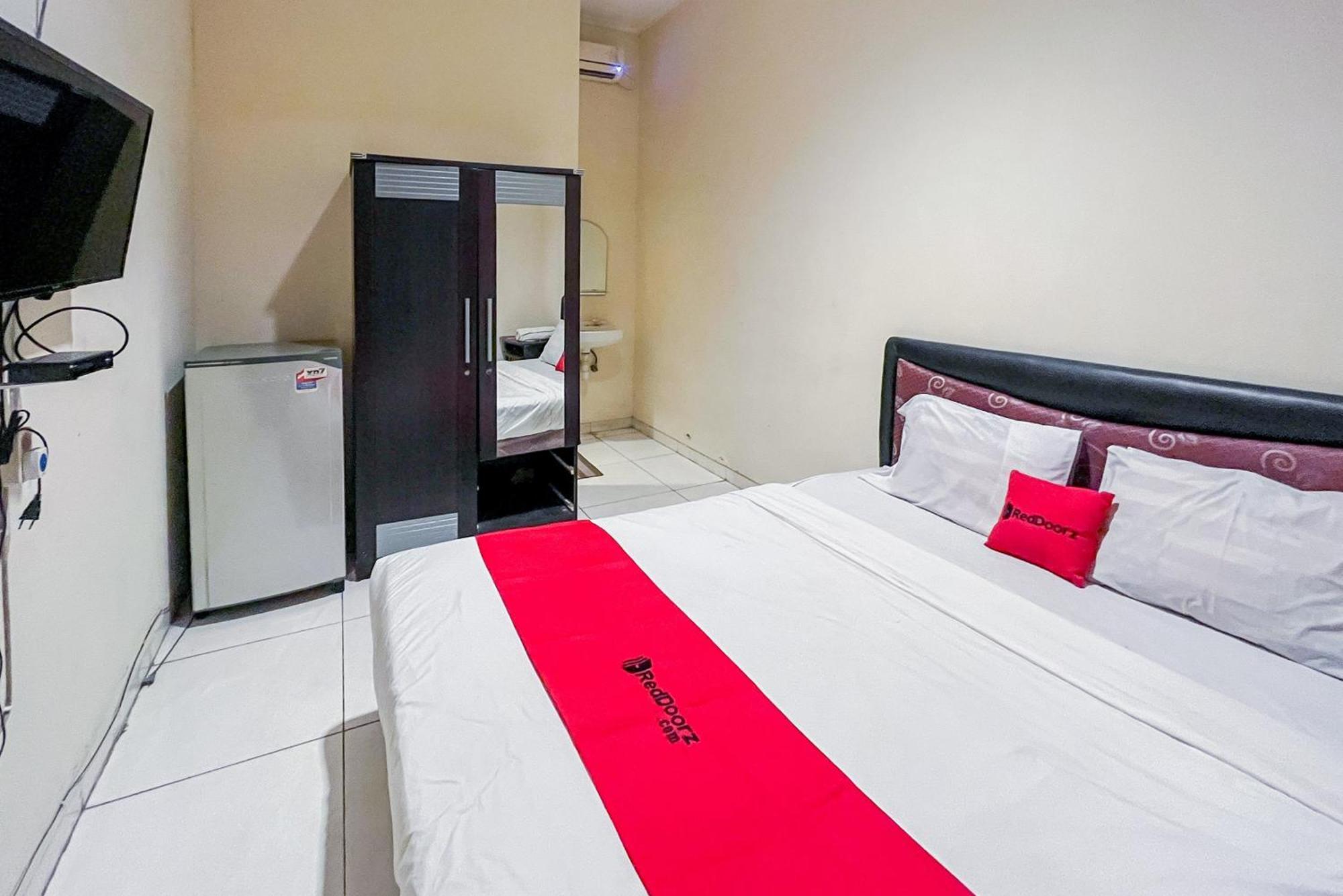 Reddoorz At Graha 99 Simomulyo Otel Surabaya Dış mekan fotoğraf