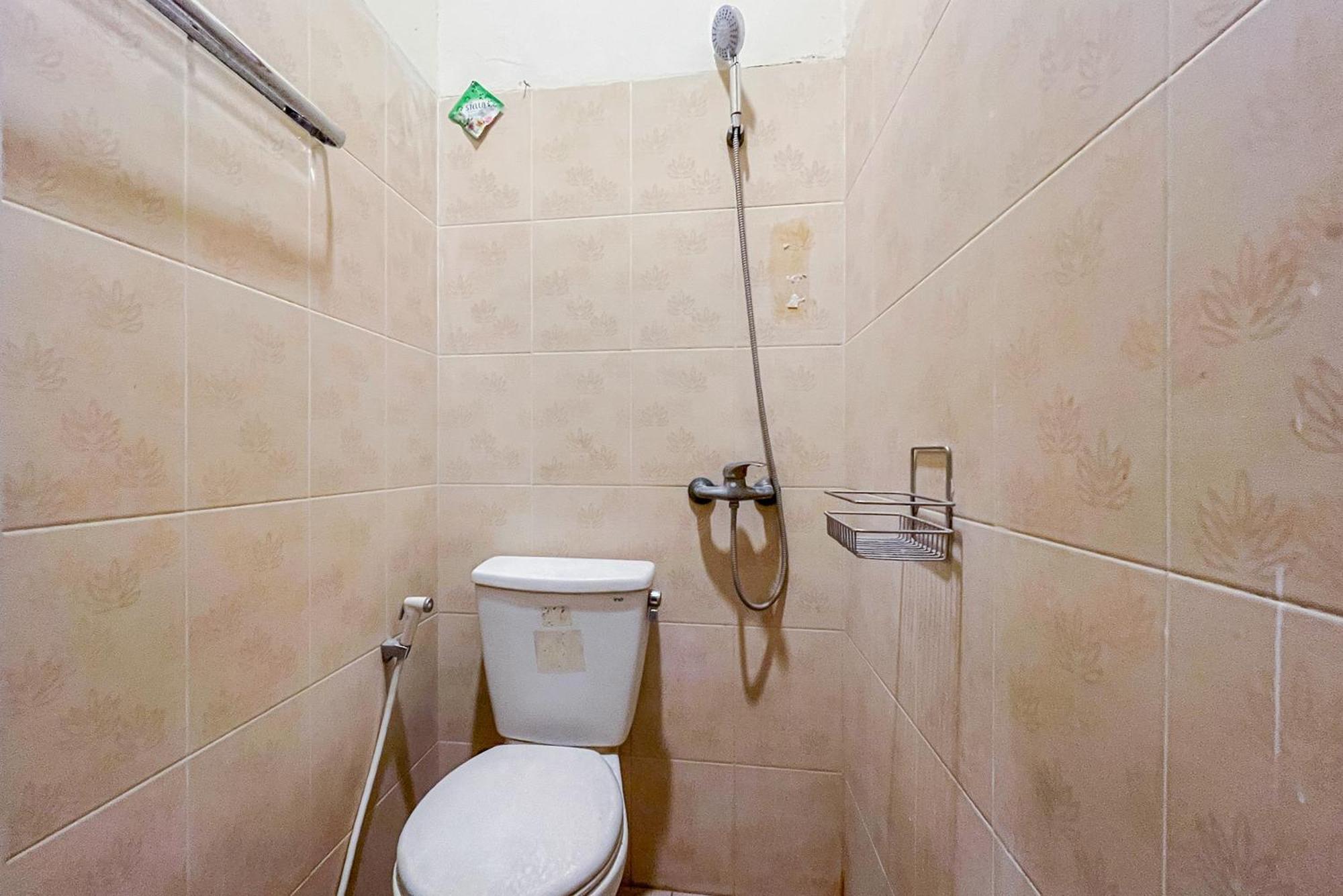 Reddoorz At Graha 99 Simomulyo Otel Surabaya Dış mekan fotoğraf