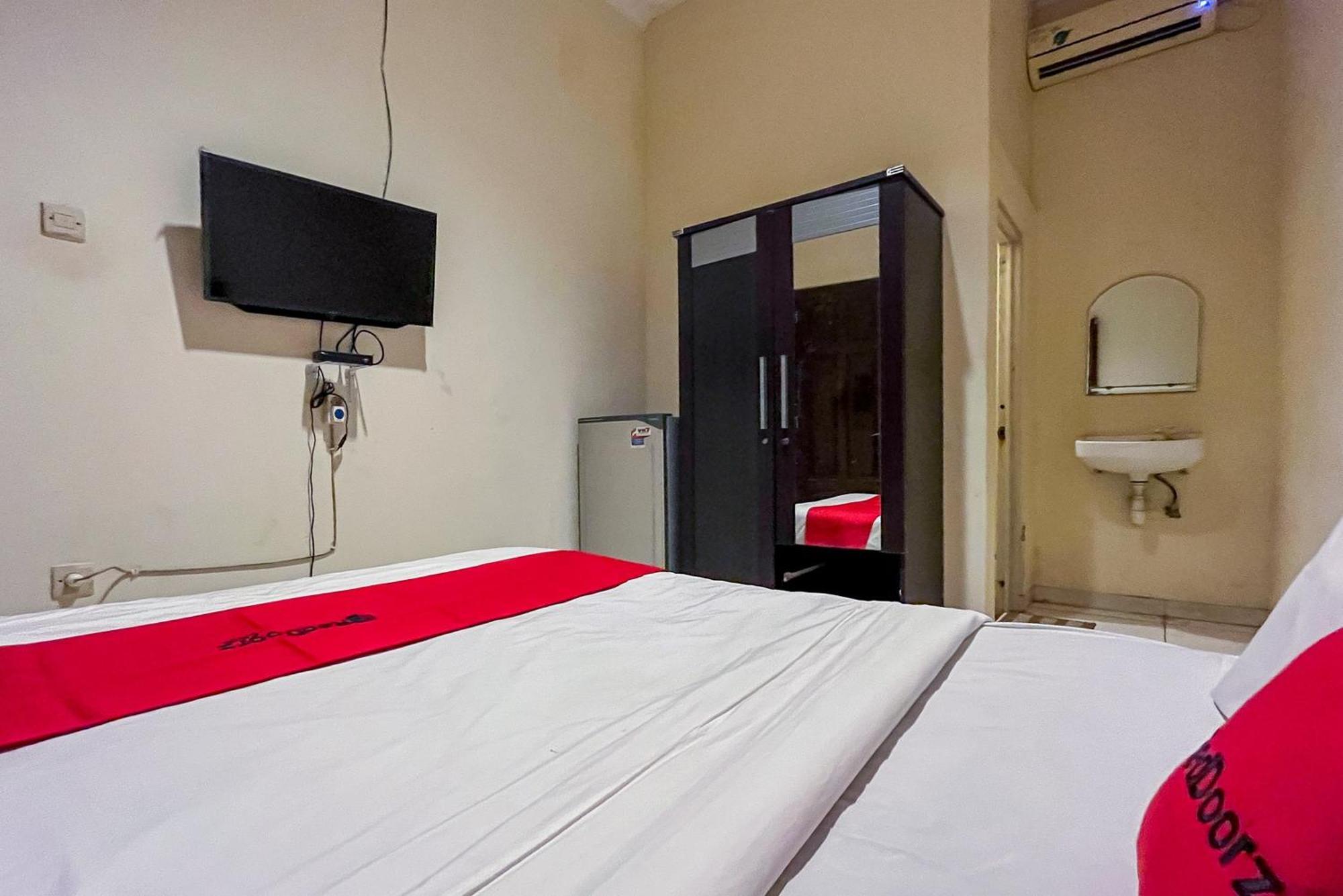 Reddoorz At Graha 99 Simomulyo Otel Surabaya Dış mekan fotoğraf